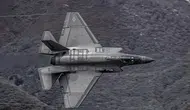 İngiliz Pilot F-35C Filosuna Katıldı