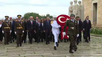 Cumhurbaşkanı Erdoğan, Anıtkabir'i Ziyaret Etti