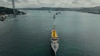 İstanbul Boğazı'nda Deniz Gösterisi