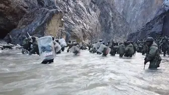 Çin, Sınırdaki Asker Sayısını Düşürdü
