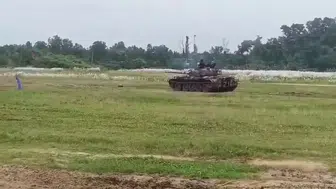 Bangladeş Ordusu'na ait tankta mühimmat patladı