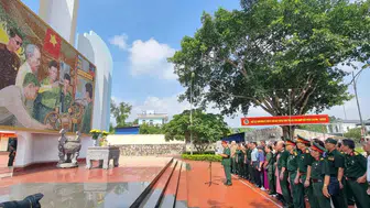 Vietnam Gazilerinden Anıtlama Ziyareti