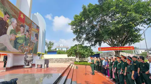 Vietnam Gazilerinden Anıtlama Ziyareti