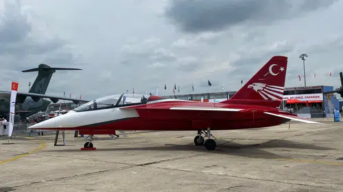 Özbekistan J-10 Savaş Uçaklarını Teslim Aldı
