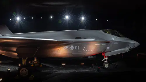 Almanya İlk F-35 Uçağını Tanıttı